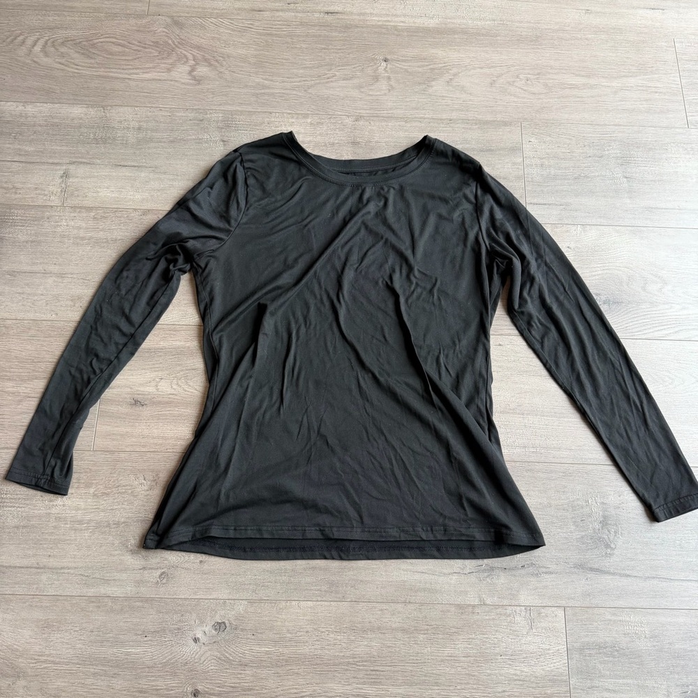 EUC Basic Black long sleeve shirt - size XL